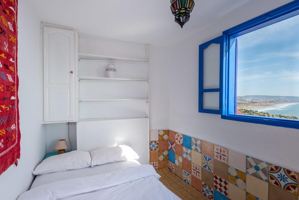 Sundesk Coworking And B&B Taghazout Exterior photo